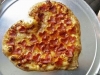 Heart_shaped_pizza